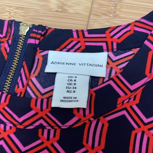 NWOT Adrienne Vittadini Navy Blue Pink Red Hexagon Geometric Shift Dress 4 - Picture 3 of 9